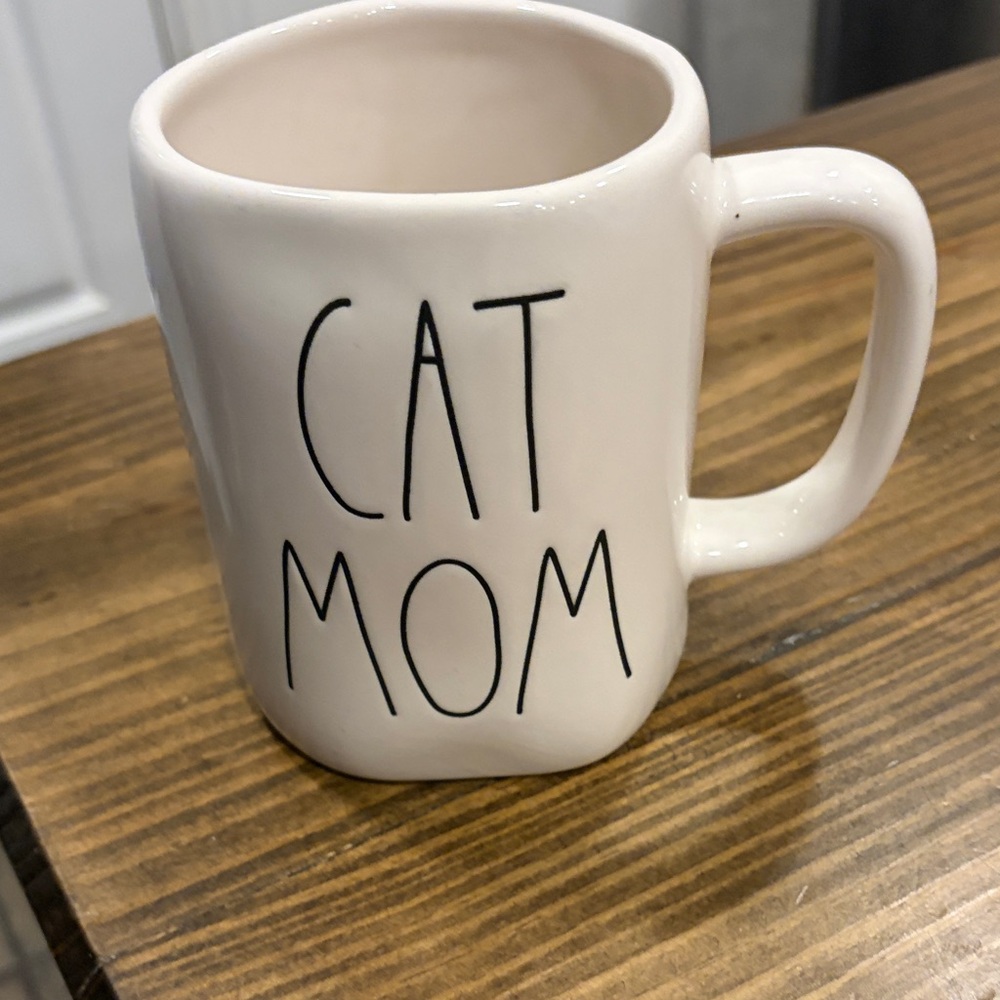 3/$15 SALE Rae Dunn Cat Mom Cream Mug
